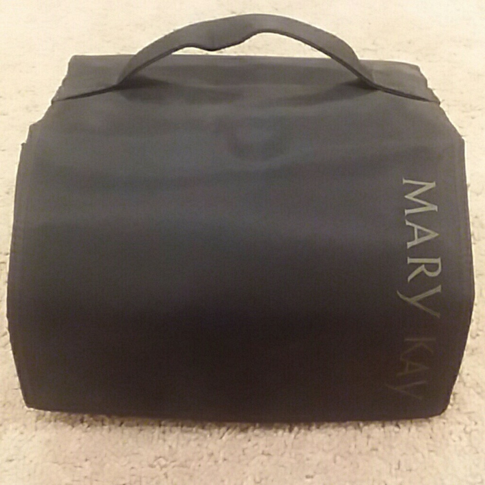 Mary Kay roll up bag! *PRODUCTS NOT INCLUDED*